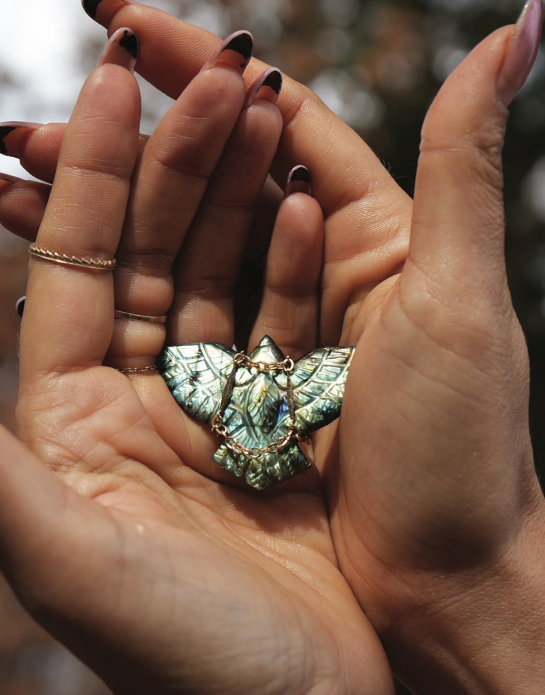 LABRADORITE BIRD CARVED NECKLACE - Renata Cambauva