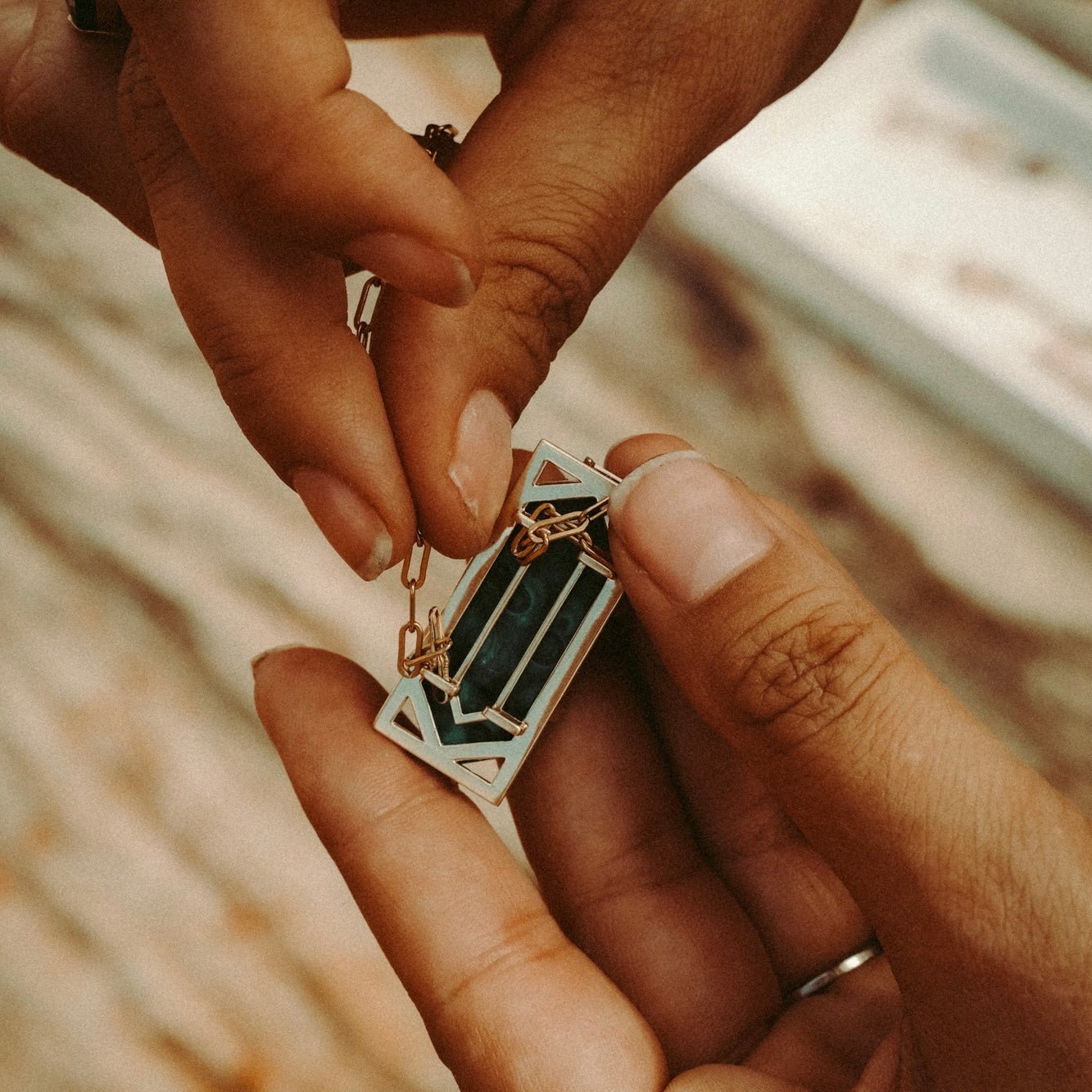 MALACHITE TWO WAY HEXAGON PENDANT - Renata Cambauva