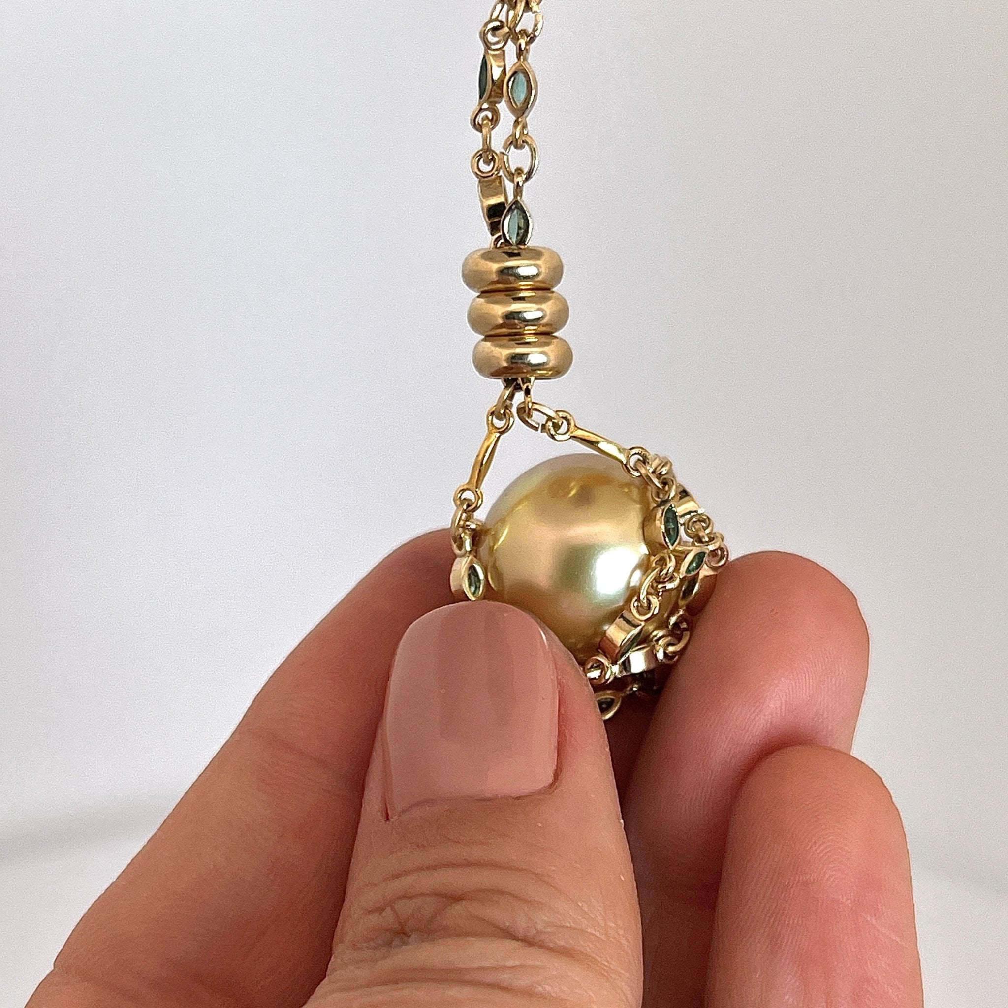 💠 MARQUISE EMERALD PETITE ELO PENDANT+ SOUTH SEA GOLDEN PEARL - Hey Babe LA
