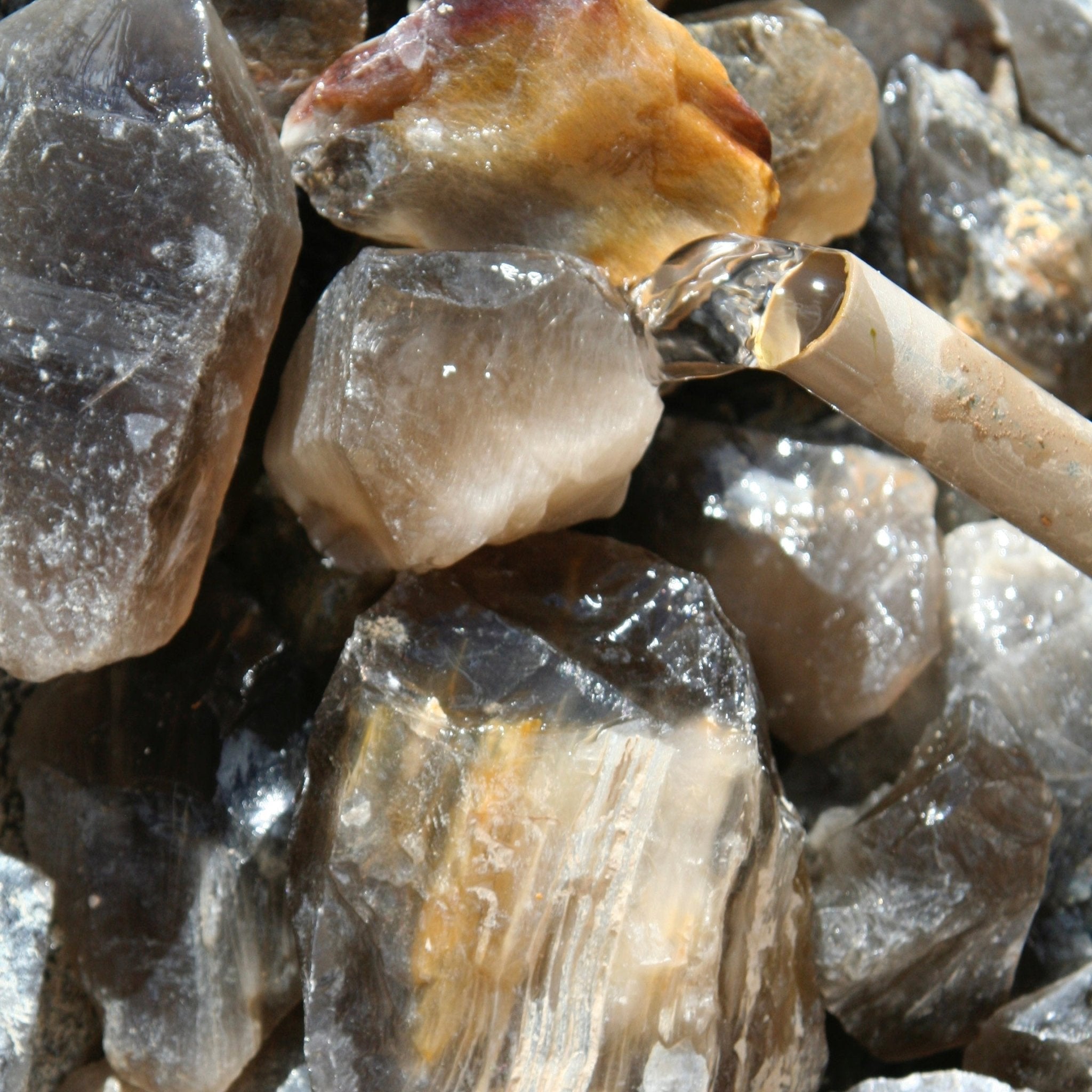 ⛰️ PETITE ELO RUTILATED QUARTZ NECKLACE - Hey Babe LA