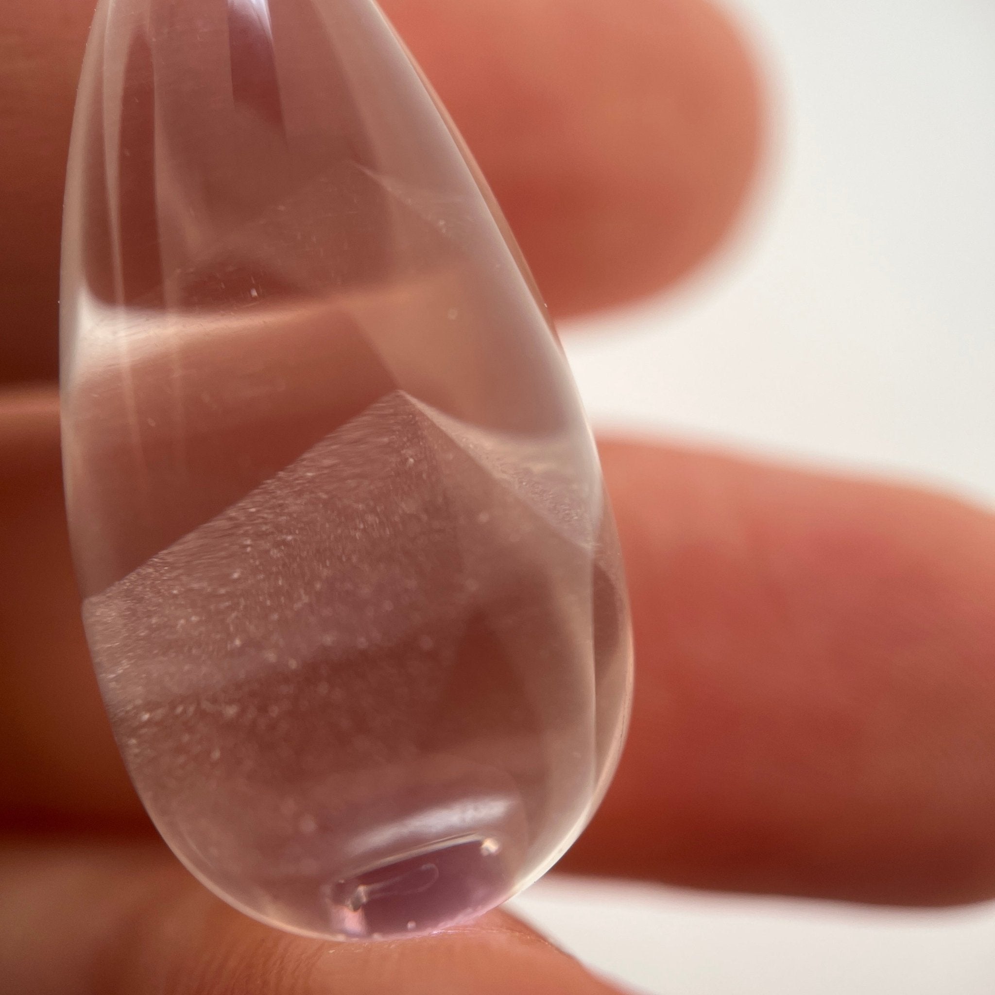⛰️ PETITE ELO PYRAMID PHANTOM QUARTZ NECKLACE - Hey Babe LA