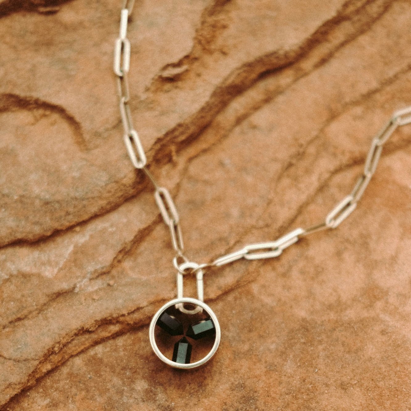 👑 PORTAL - 3 POINT PENDANT IN BLACK ONYX - Hey Babe LA