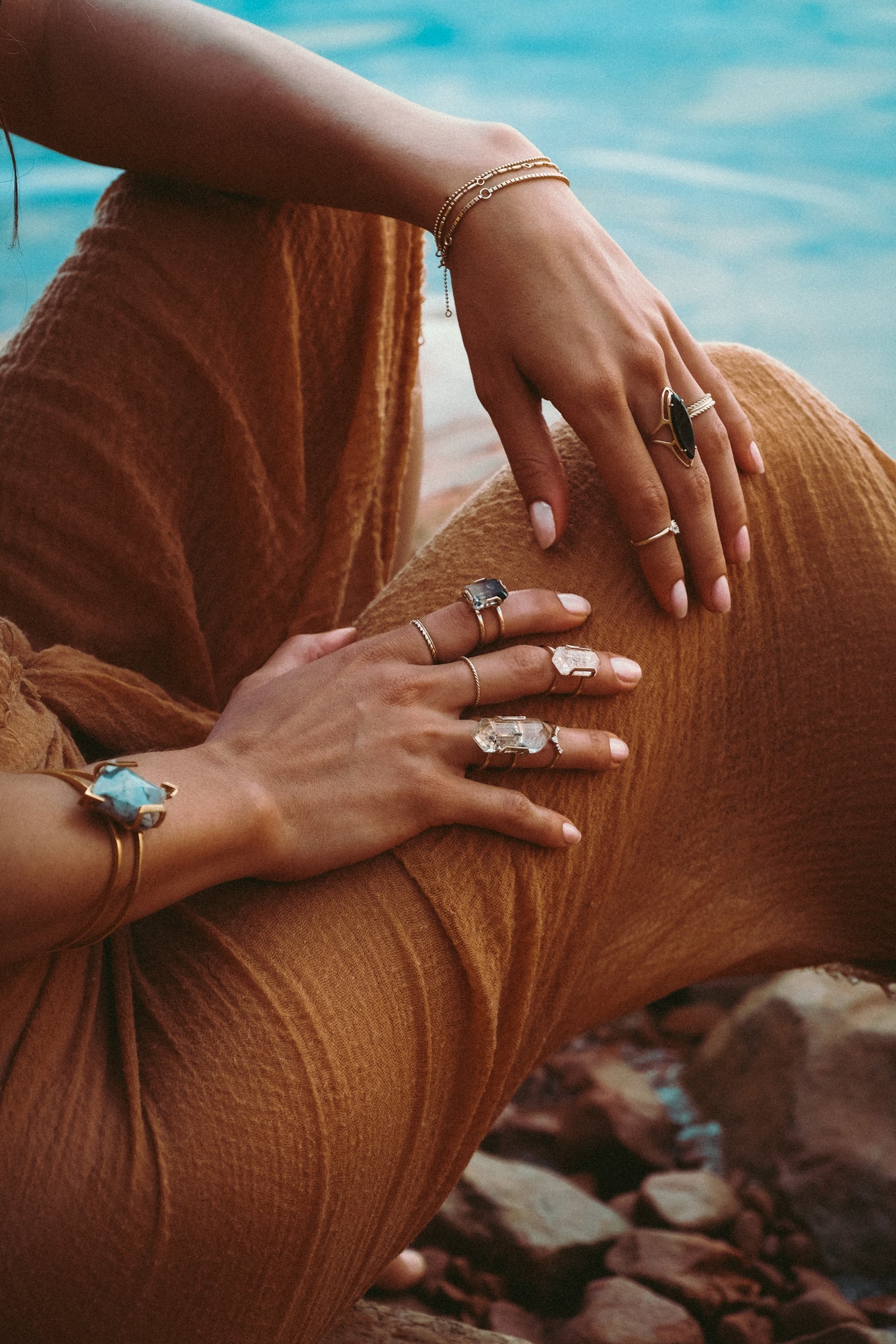 🪐 ROOT + CROWN CHAKRA UNITY RING - Hey Babe LA